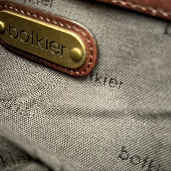 BOTKIER ICONIC Trigger Hobo Leather Handbag - Oxblood - Picture 4 of 4